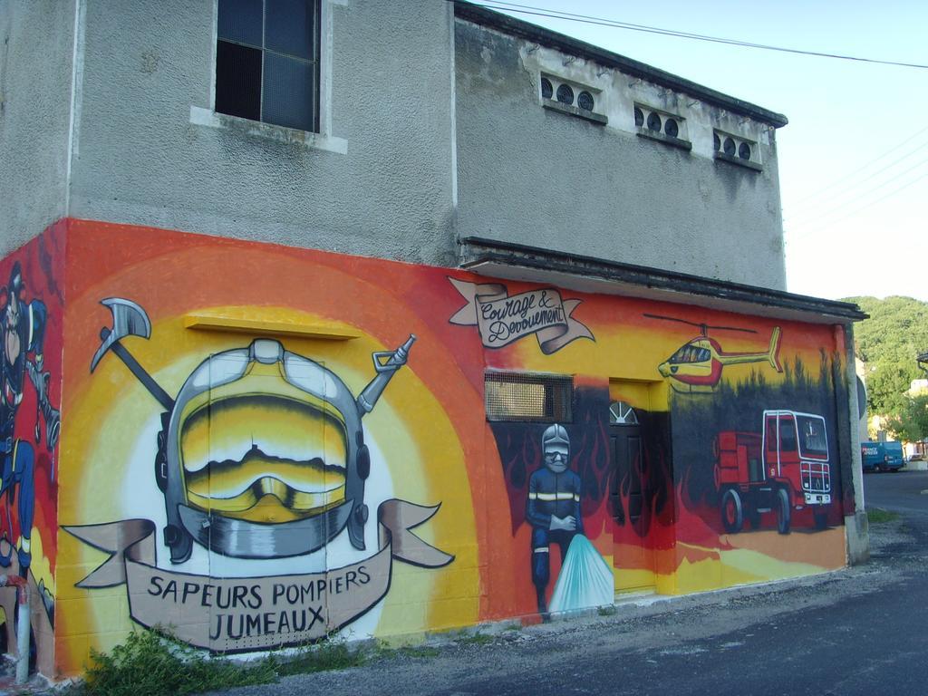 Le Bravard Jumeaux Екстериор снимка
